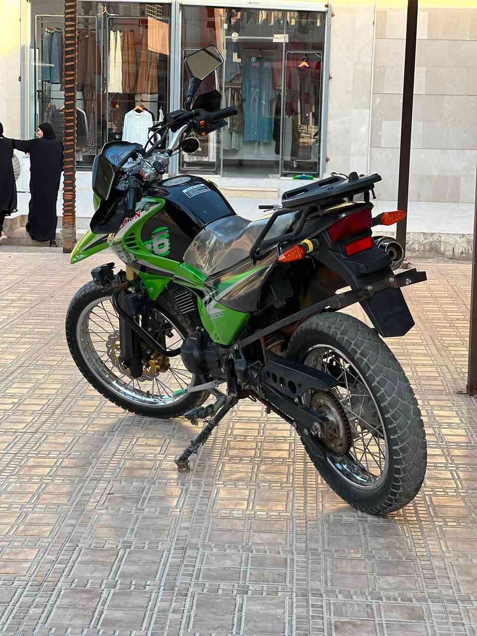 قفاز صيني موديل عشرين مكفول كفاله عامه الدراجه حيل جديده وارقام وسنويه  السعر بواحد و ٥٠٠ وبي مجال للطيبين المكان واسط قضاء بدره  رقم الهاتف ***********
