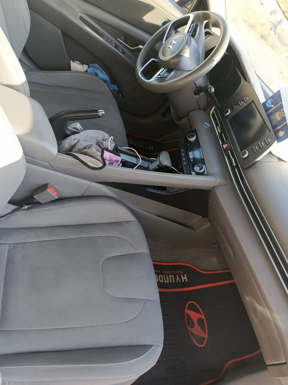 السلام عليكم النترا 2021 فول مواصفات عدا الفتحه حادث امريكا جاملغ وبنيد وهنا بالعراق شبر بالباب عكس السائق وجاملغ سونار موجود
تحكم جهتين 
ثلاث انظمه قيادة 
تحديد مسار 
رادار جانبي امامي خلفي 
 محرك 2000دوش
توقف ذاتي 
رقم ذي قار معوقين  وكاله عامه بأسم اليشتري
السعر 127 وبيها مجال 
هاتف ***********
