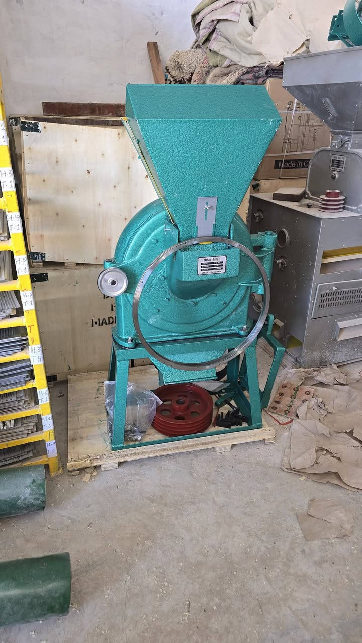 طاحونه طحين اكل  الصيني
لطحن وجرش ( الحنطه والشعير والتمن وغيرها ) 
حجم 45 
مع ماطور 15 حصان 

وياتي معها 5 غرابيل وطوك كافه الأدوات الاحتياطيه لها 
للأستفسار الاتصال على الارقام 
***********
*********** واتساب 
***********
العنوان / محافظه واسط قضاء النعمانيه مقابل مجلس بلدي وجامع الحاج جلال الكناني"
