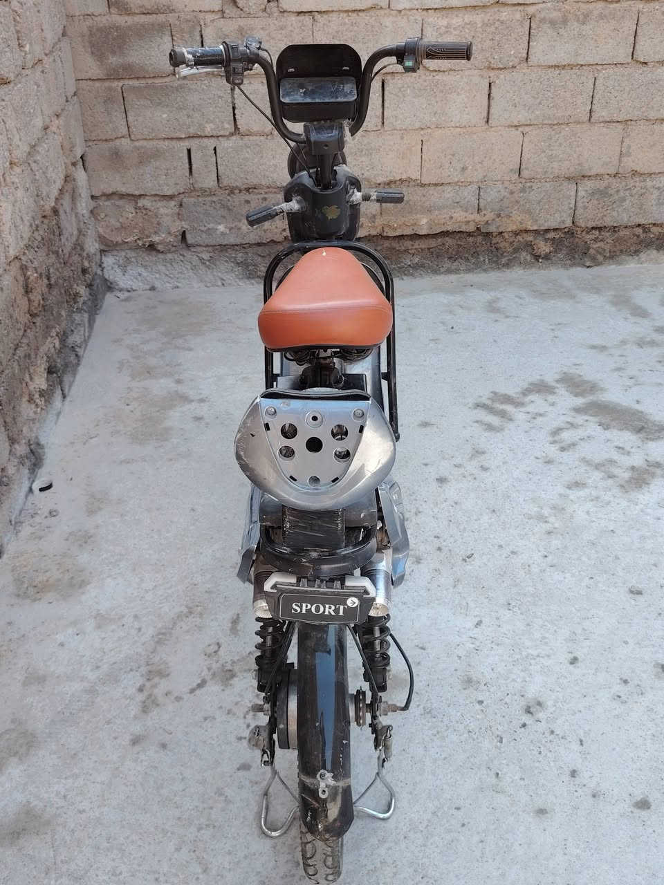 بايسكل شحن 4 بطاريات شغال اشاير امامي شغال هورن شغال لايت بالشرط بي نقوصات بسيطه سعر 140 بي مجال. ***********
