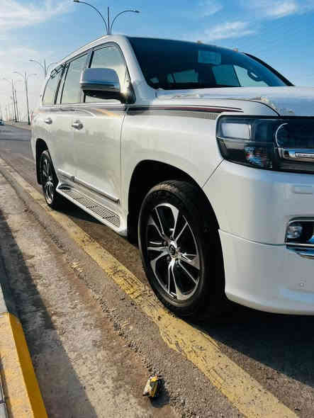 سلام عليكم حبايب لاندكروزر 2020 سياره جديده كلش بمعنى الكلمه ع وضع الشركه سياره ماشيه 75 الف رقم بغداد مكفوله من الصبغ والبارد والشخط السياره بسمي وتحويل مباشر السعر 585 يعني خمس دفاتر وخمسه وثمانين وبيهه مجال قليل الاستفسار الاتصال ع الرقم *********** عنوان واسط كوت
