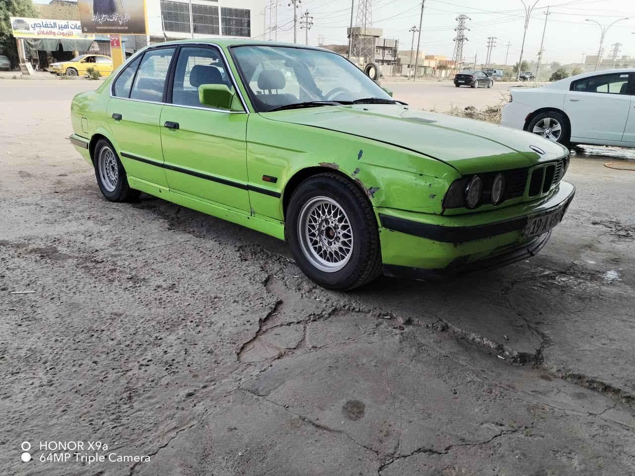 سلام عليكم بي ام 525 مسكر فانوس موديل 1991   مكينه اوكير كفاله تخم تاير جديد لون مميز اخضر غير محدد رقم دولي جديد بسمي تبريد ميشتغل كهربائيات كله شغاله السعر 40 وبيه مجال  اتصال *********** المكان بابل
