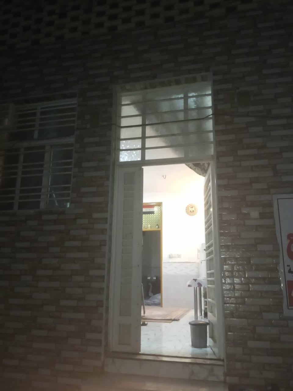 بيت للايجار مساحه 50متر ركن طابقين مقابيله ساحه شارعه 15 في حي الجامعه ***********
