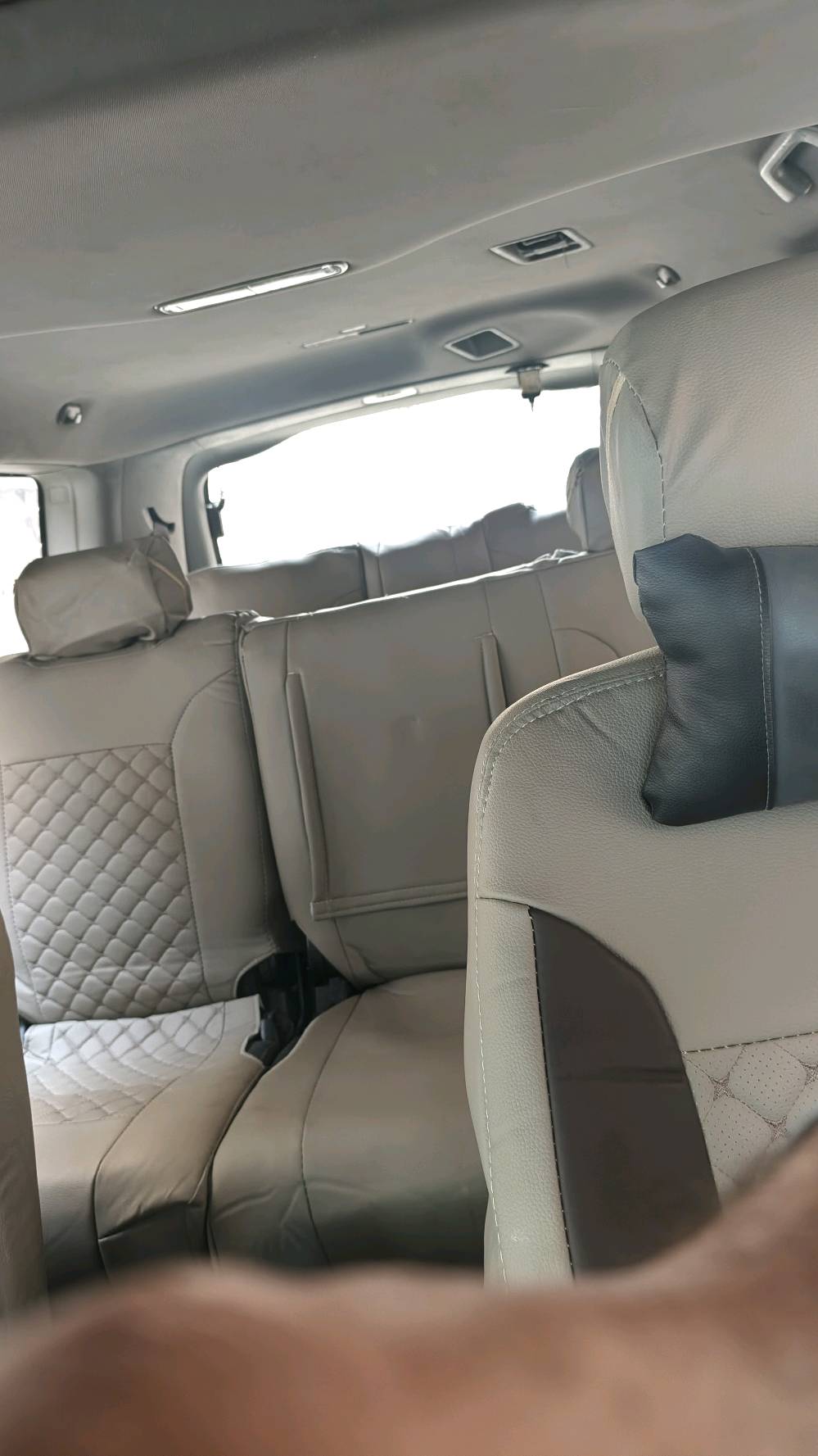 عندي سيارة هوندا بايلوت ٢٠١٢ سبعة راكب مكينة ٦ بسمي رقم بغداد جاهزه سعره ٨٠ وبيه مجال للطيبين