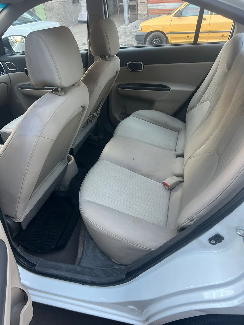 السلام عليكم
اكسنت خليجي موديل 11سياره جديده مكينه1600 مكينه بيه خيط تبخير سياره مكفوله كفاله عامه من ضربه وصبغ وبارد 
 ماعدا على كد شبر تخم تاير جديده سبير بلادي رقم جديد باسمي سنويه جديده سياره كلهه جديده مكان بغداد رقم صاحب سياره ***********
