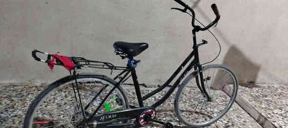 السلام عليكم 
بايسكل اسود نظيف ما بيه اي شي السعر 70 ألف وبيه مجال 
العنوان البصرة گرمة علي 
الرقم ***********
