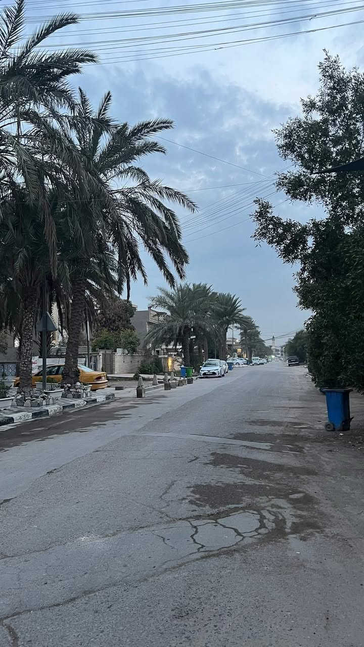 دار للبيع بناء قديم يباع ك قطعة  ارض في شارع فلسطين محلة 510  موقع ممتاز مقابل الدار لا يوجد جار 
المساحة 495 متر الواجهة 15 متر النزال 33  متر 

للاستفسار اكثر يرجى الاتصال بالرقم مصطفى المهندس 
*********** 
او زيارة موقع الشركة في شارع فلسطين حي المستنصرية 

#شركة_الودق_للعقار
