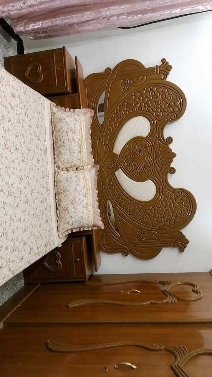غرفه 6باب طابقين. تسكام ثقيل
الخارج صاج الداخل صاج القاعده بلوك الضهر جرجوبا براغي شغل عراقي حشوه درج اولى

الارتفاع مترين وستين العرض ثلاث امتار وستين

‏‪***********‬‏
