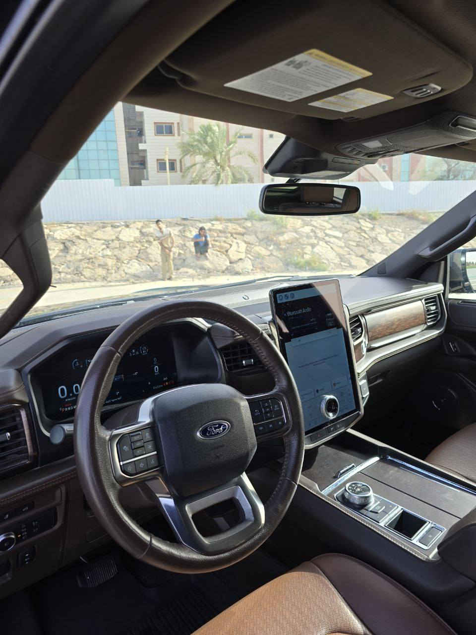 مواصفات
1KING RANCH 1\1فول فول  فئه 
السعر340 وبيه مجال للشراي
1_ماشيه40
2رادارات كامره 360 
3 كشنات جلد تدفئه تبريد كهربائيات 
4 استيرن ميموري 
5 تحكمات استيرن 
6 عداد دجتل متغير الالون حسب المود
7 سبع موادت سياقه 
8 السياره مختمه بالكامل كنك 
9 سبع راكب ملكي  
10 تخم تاير جديد 
11 بنوراما
الأستفسار الرقم ***********
