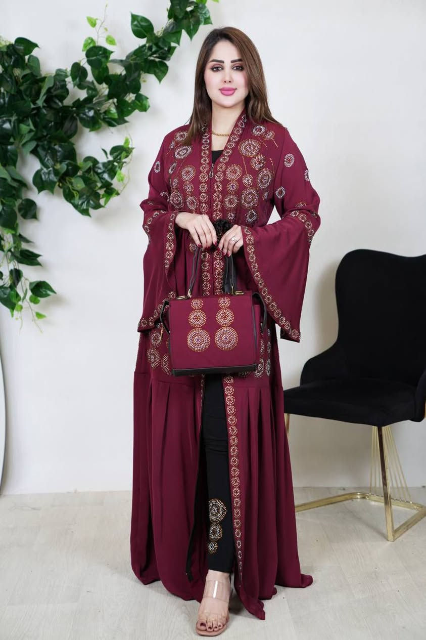 💫 عباءة خليجية من 5 قطع 💫
العباءة+ بنطلون + شال+ حزام + حقيبة👛 
🎨🎨 الألوان :- حسب الصور 
💰💰💰السعر = 35 ألف دينار فقط
💫 للحجز والاستفسار التواصل على الخاص


**إذا كنت صاحب هذا الإعلان وتريد حذفه لأي سبب، رجاءا أرسل رسالة إلى الدعم الفني**