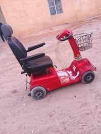 سكوتر شحن مستخدم للبيع شغال يفيد كبار السن وذوي الاحتياجات الخاصة للاس...