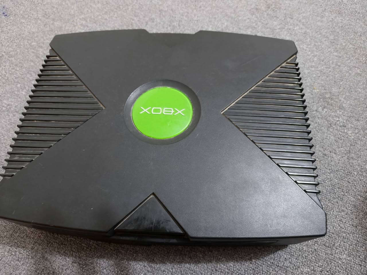 هذا الاكس بوكس للبيع بي العاب السيكه وبي جي تي اي ويا فيش بدون جوستكات قيم واخذ للتواصل عبر رقمي *********** واتساب موجود
