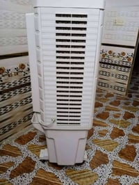 كنبة كبيرة • مستخدمة شهور • عيب بسيط