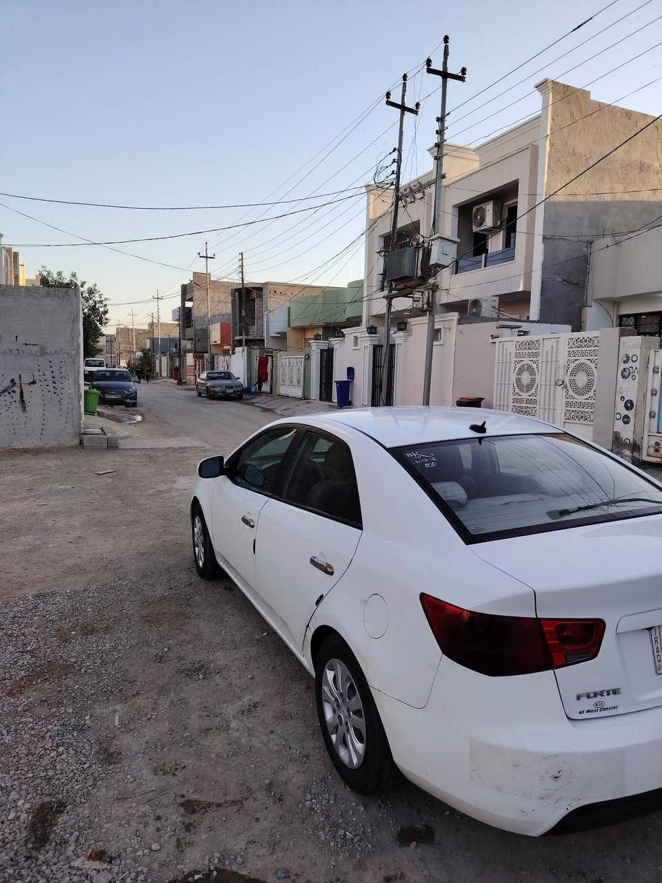 السلام عليكم
كيا فورتي للبيع 
موديل ـ2012 
تحكم ستيرن 
گير عادي سبع نمر
بيها شاشه لمس 
ضربتها 
جامرلوغ الامامي 
والبنيد سونار ادنى الصور 
سياره نضيفه ودواخل نضيفه 
السياره خير من الله اي نقص مابيها 
سعر 84 وبيها مجال 
الموقع بعقوبه تقاطع قدس  
للأستفسار:***********
