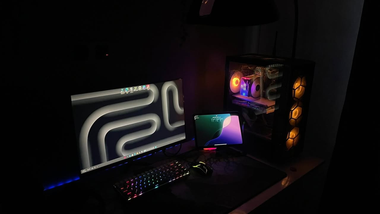 تجميعة مرتبة
شاشة 24 إنش بتردد 100 HZ
كيس مرتب جداً شكلة عصري 9 فانات مع انارة 
ماوس + كيبورد انارة RGB
مواصفات الكيس
كارت شاشة. AMD Radeon RX 580
الرامات : RAM 32 GB وهاي تخلي سرعه الجهاز فول 
الذاكرة : 1 تيرا SSD ركزلي  SSD مو HHD
المعالج :     Intel Xeon E5-2680 v4 
عدد الأنوية : 14 نواة - 28 ثريد
النظام : Windows 11 Pro 
التجميعة بشكل عام مناسبة للألعاب والمونتاج والتصميم للامانة ما العب عليها العاب هواي لاعب عليها GTA 5 جرافيك كامل بدون اي ثكل و GOD OF WAR لل PS5 و pes 25 بس 
اما بالنسبة للمونتاج والرندرة فول اني اشتغلها لان مُدرس واشرح محاضرات وبالعافية ع الياخذها والله اخذت لابتوب ماك ودابيعها 
السعر 850 وبيها مجال بسيط ويا الشاشه والكيبورد والماوس
مكاني حلة مركز


**إذا كنت صاحب هذا الإعلان وتريد حذفه لأي سبب، رجاءا أرسل رسالة إلى الدعم الفني**