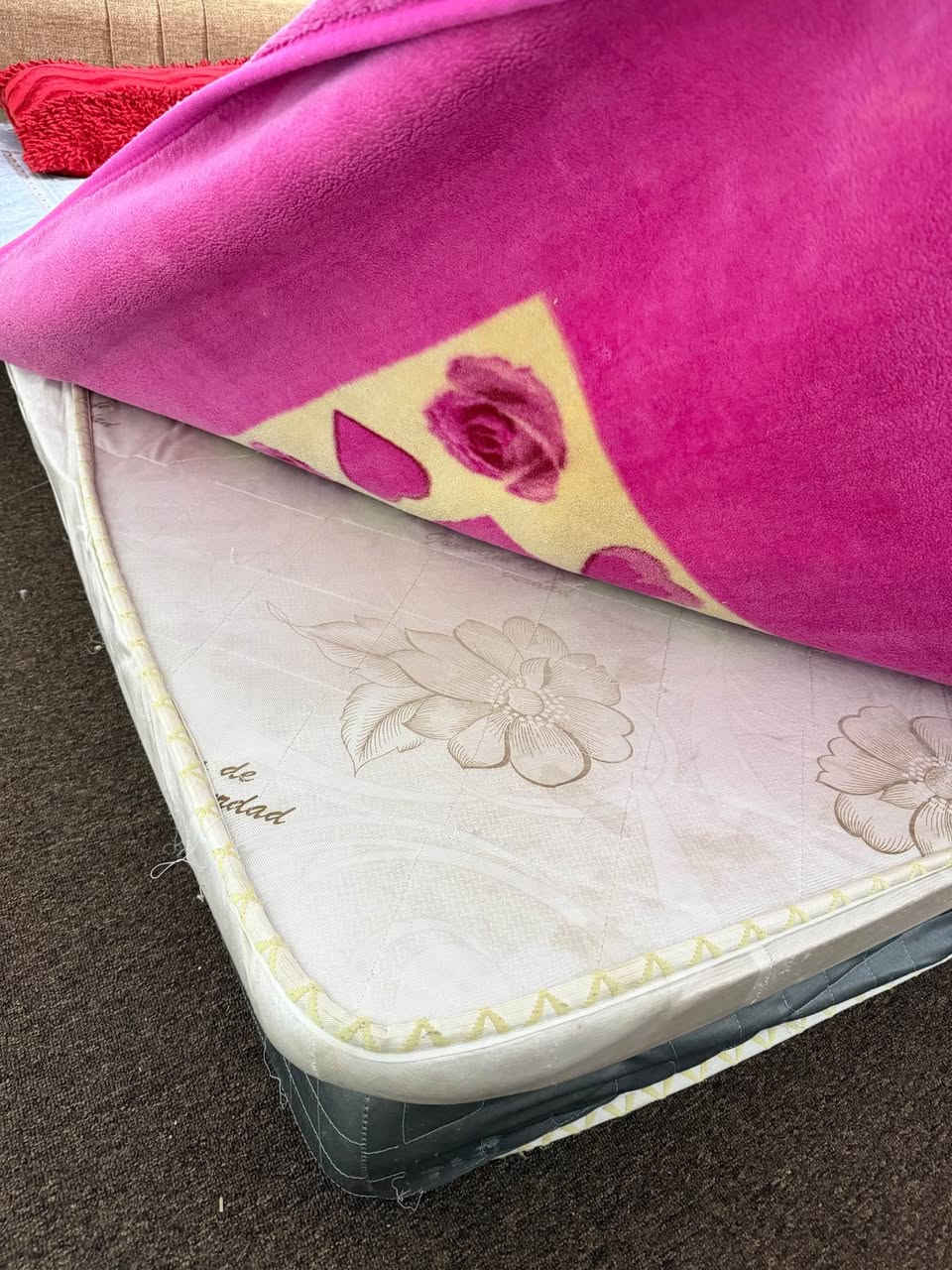 دوشك جربايه طبي 3 طبقات + يحتوي على طبقة طبيه مريحة للظهر قوي جداً جداً اسفنج عالي جداً مينزل ابد ابد 
مكانه ناصريه سومر مكلفه بالنشر الشراي يراسلني ناصرية, ذي قار


**إذا كنت صاحب هذا الإعلان وتريد حذفه لأي سبب، رجاءا أرسل رسالة إلى الدعم الفني**