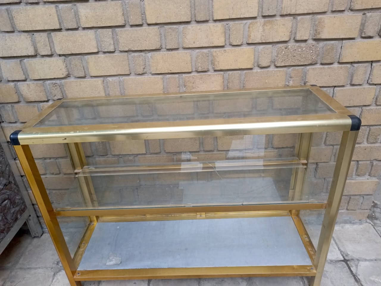 الفاترينا ب25
الميز ب10 

الشبج الوحده ب5 الشعب


**إذا كنت صاحب هذا الإعلان وتريد حذفه لأي سبب، رجاءا أرسل رسالة إلى الدعم الفني**