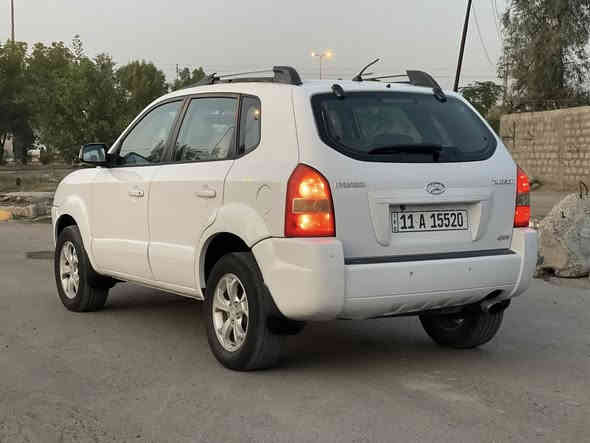 بسم الله الرحمن الرحيم 
توسان 2009 خليجي رقم بغداد انكليزي وهزه جديده باسمي تحول شرط فتحت سقف مكينه 2000 جديده كير مكفول تخم تاير تبريد ثلج تدفئه شغاله صدر امامي خلفي جديد لوك
السياره جاهزه بدون نقص الحمدالله بيه ضربه باب الصدر ولي وراه فقط ولباقي مكفول من صبغ وتبديل وسونار مرفق بل صور مكاني البياع المواصلات السعر 102 وبيه مجال 
رقمي *********** اي ستفسار اتصل وبخدمتك
