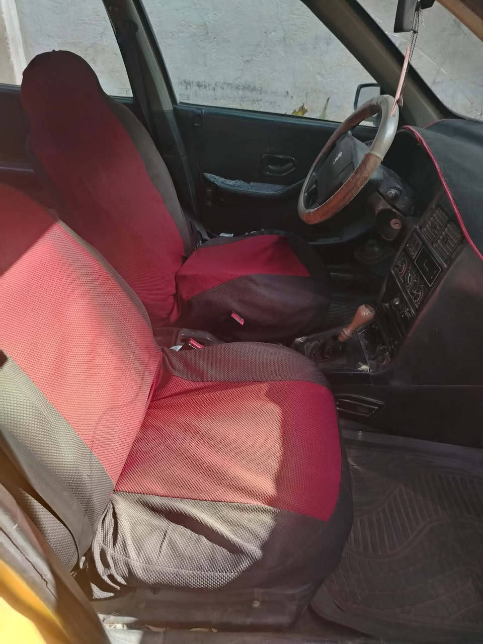 بيجو موديل ٢٠١١ رقم الماني بغداد بااسمي كير مكينه  خير من الله سنويه ٢٠٢٧ السعر ٣٠ وبيها مجال للاتصال ***********
