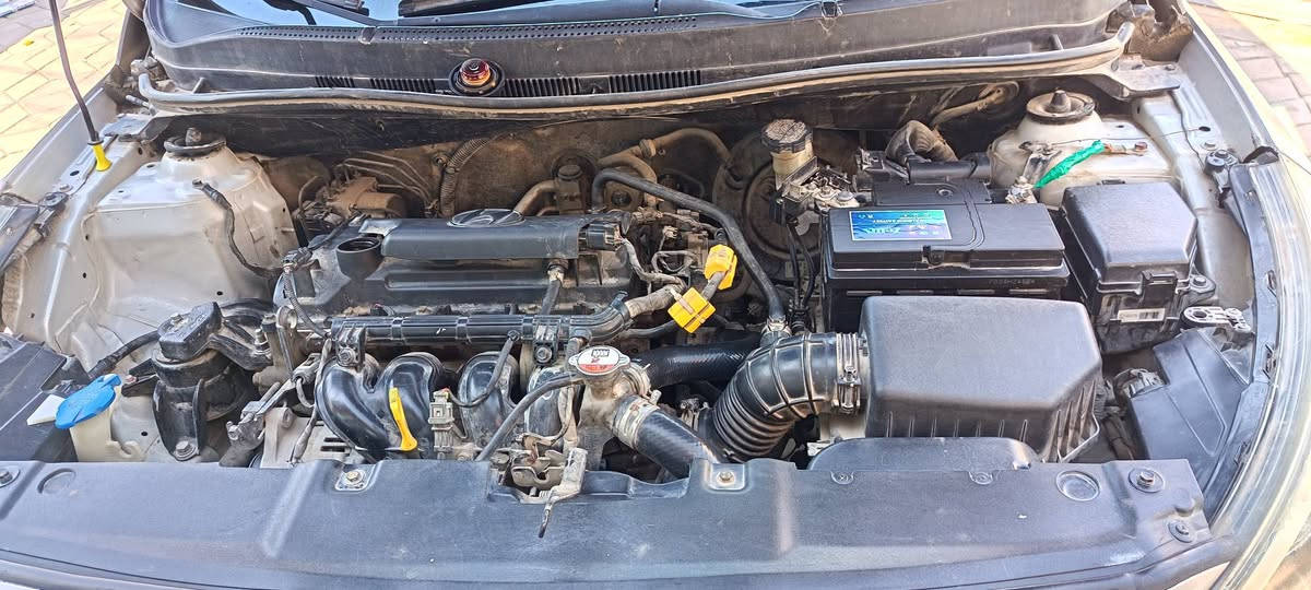 سلام عليكم اكسنت ٢٠١٦ خليجي محرك ١٤٠٠ خير من الله السياره تدفئه  تبريد ويه السويج شاشه الصدر ٧٠٪ بيها ملاحضات اتصل واني افهمك السعر ٨٢ او مراوس 
***********
