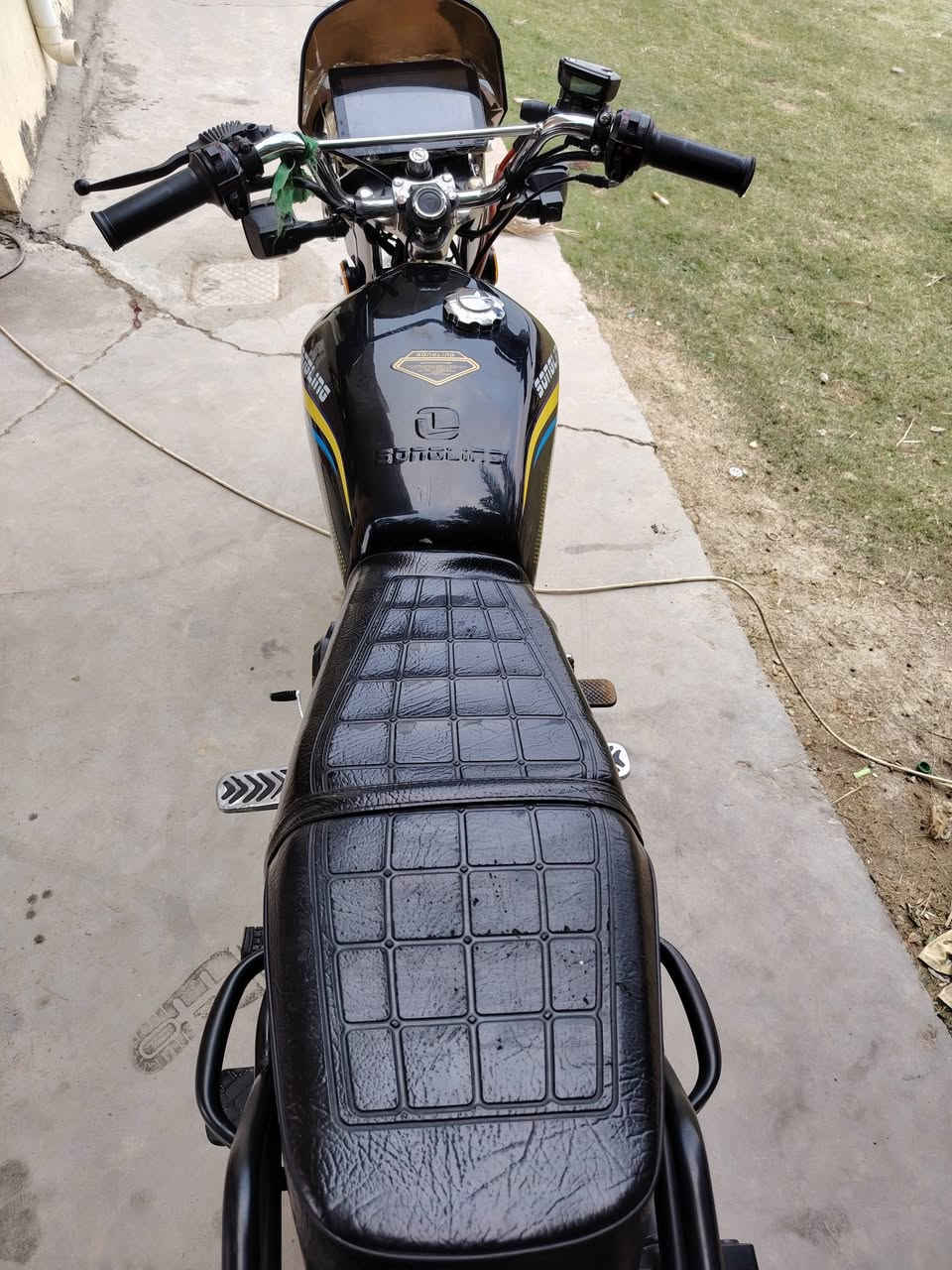 للبيع دراجة سيفان موديل 26 دراجة جديدة مابيه اي نقص محرك 200 دشبول شاشة ايباد بصمه تشغيل +  بصمه تشغيل عن بعد مكفولة كهربائيات كله محرك مكفول اوراق كارتونيه ومنفيس فقط بدون كمرك مكان بغداد المدائن سعر ٨٧٥ وبيه مجال قليل للاستفسار *********** واتساب الموشراي لايتصل ولا يعلق لحد يكسر بحلال العالم
