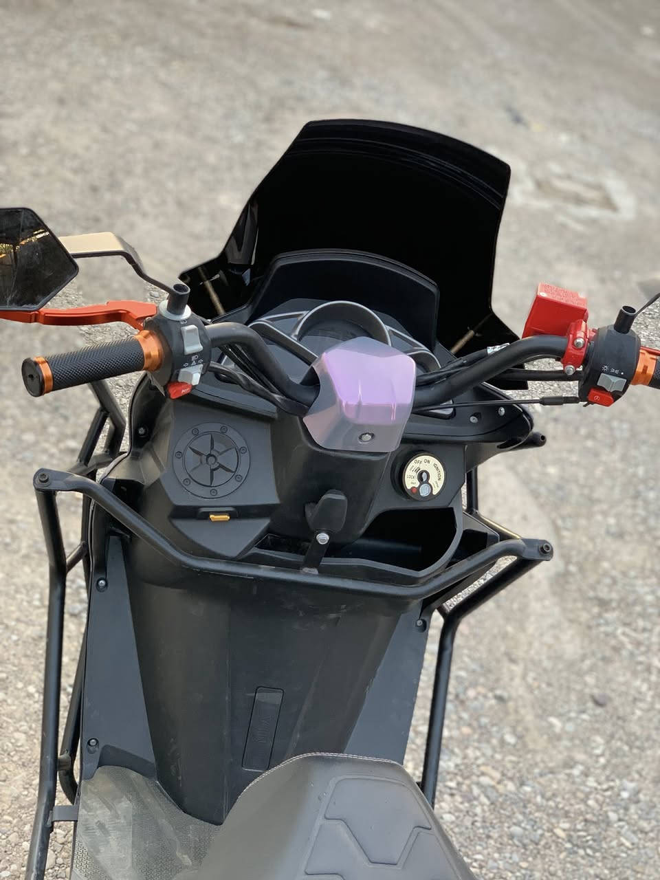 السلام عليكم 

دراجه 2025 GHOST 

وارد صيني امتياز 🥇

مستعمله 3 اشهر فقط يعني جديد 🏍️

بصمه 🫆

تشغيل عن بعد 🎮

منفذ شحن 📳

ماشيه 1400 حقيقي

مكاني بعقوبه 

السعر 700 وبيها مجال بسيط للطيبين 
.
خاص او اتصل على الرقم 

***********
