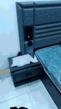 السلام عليكم غرفه اخشاب كامله من اجود الخشاب الماليزيه هاذه الرقم للستفسار ***********
