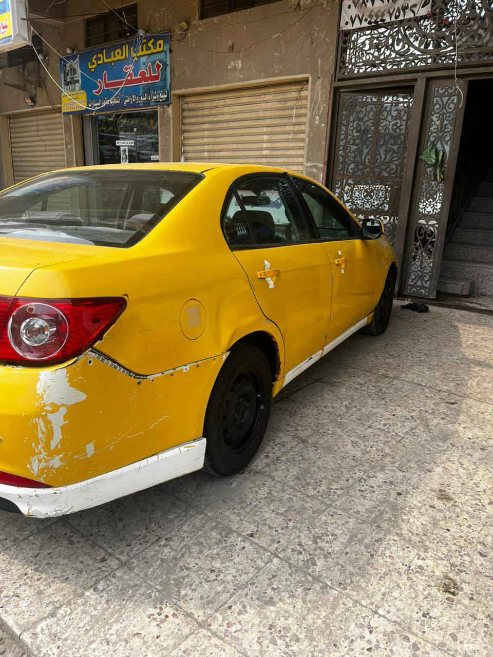 السلام عليكم للبيع شوفرليت ابيكا وارد امريكي حادثها شويه ب الجاملغ بدون تبديل  موديل 2008 رقم بابل احمر بسمنه سنويه نافذه تجديد السنويه ع المشتري هيئه وغرامات عليه السياره جاهزه مكينه وكير جدد مال حاويه شديتهن جدد وتخم تاير جديد حداديه خير من الله  مكاني بغداد السعر 45  للاتصال ***********
