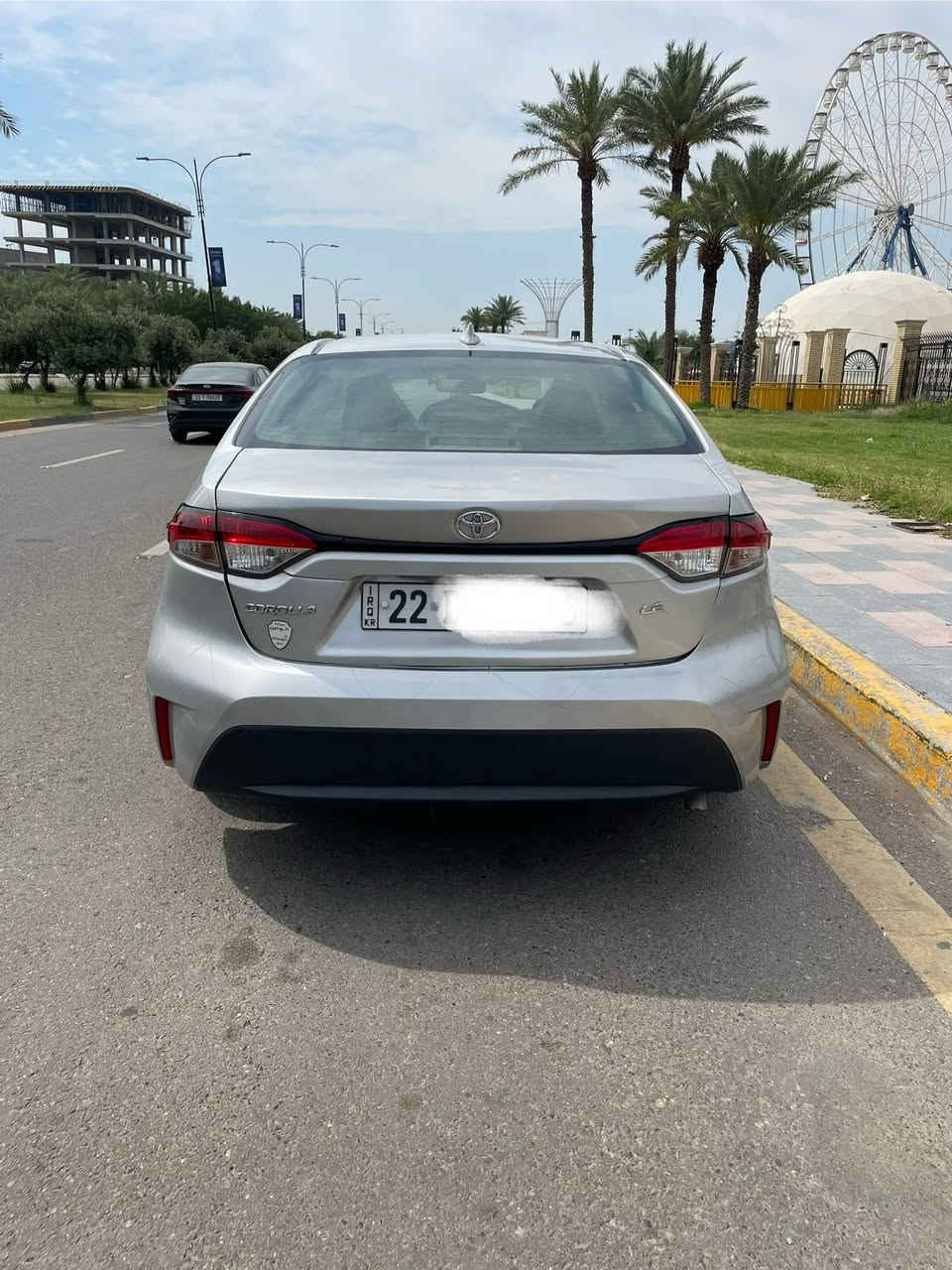 سلام عليكم للبيع فقط
‏Toyota Corolla 2020 LE (فئة LE). 
رقم اربيل الجديد (سنوية باسمي تحويل ثاني يوم)
حادثها قبغ جنطة فقط صور الحادث مرفقة بالمنشور
المواصفات :
 * نظام التحذير من مغادرة المسار
* مثبت سرعة متكيف (Radar Cruise Control)
* نظام تفادي الاصطدام
* كاميرا خلفية
* نظام الثبات الإلكتروني
* ⁠* شاشة معلومات + Apple CarPlay
* بلوتوث + USB
* 6 سماعات
* مكيف أوتوماتيك
* تحكم بالمقود
* زجاج كهربائي + قفل مركزي
* مصابيح LED
* مرايا جانبية كهربائية
*********************
السيارة مابيها نقص تخم تاير جديد
مكانها بغداد
السعر : 137
بيها مجال بسيط
للاستفسار واتساب : ***********

