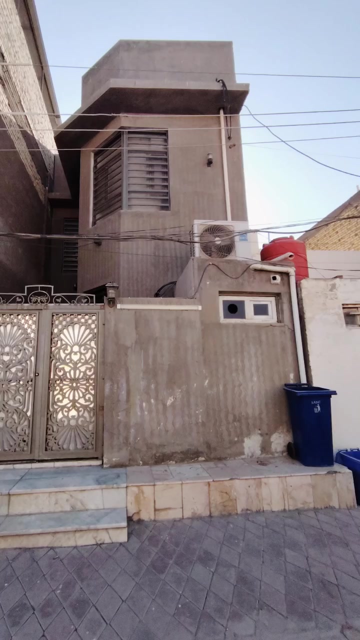 اللهم صلِ علىٰ محمد وآل محمد
السلام عليكم
🏠الدار للبيع المساحة 100 متر طابقين الواجهة 5م والنزال 20م
-الشارع بعرض 15 متر

🌏الموقع النجف حي الجامعة منطقة ال 28 قرب مدرسة الرفاه🏫.

يتكون الدار من :
   3️⃣ غرف نوم
و 3️⃣ صحيات داخلية وخارجة

يتكون:
الطابق الأرضي من استقبال وصالة ومطبخ وغرفة وصحيات داخلية وخارجية
والطابق الاول غرفتين وصالة وصحيات
والطابق الثاني بيتونة وسطحين
للأستفسار الأتصال📞: 
(***********) اتصال☎️ او واتساب📲
