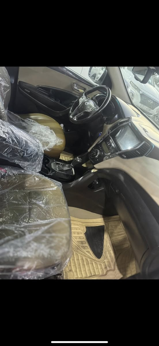 مؤديل ٢٠١٣
بدون سبوخ
٦ ستلندر
فول فول مواسه فات اتراد خاس   مكينه ما مفتوح
رقم سنه ويه هـهزه كوله جديد
سعر ١٧٥ بي مجال
رقم واتساب ***********
