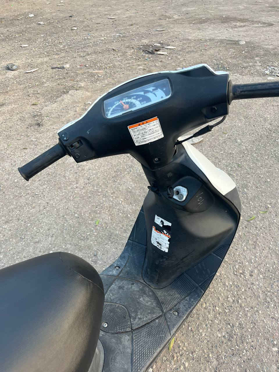 السلام عليكم للبيع دراجة سازوكي 60دراجة كلش حلوه ومرتبه كل شي شغال بيها عدا عداد السرعة مكاني بغداد الأمين الثانية السعر350 للتواصل ***********
