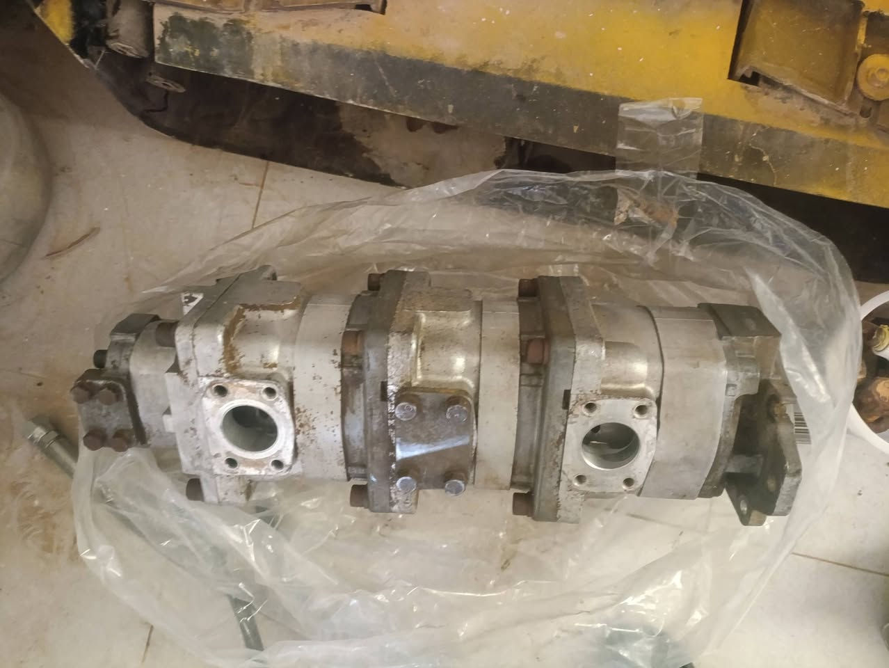 بمب رفع شفل كوماسو حجم 320 سعر 16 ورقه أصلي بيلادي
***********
