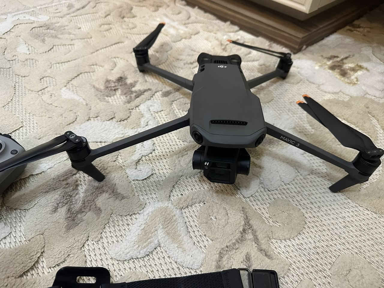 السلام عليكم ورحمة الله وبركاته مافيك 3
كل كامله هي وغراضها وجنطتها مع جميع ملحقاتها تجي كومبو اخت الجديده مشتريها جديده امانه الله مو باله السعر 3 مليون للاستفسار وتساب ***********
