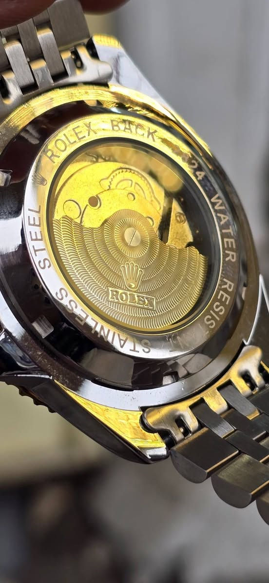 رولكس GMT
قطعة باله  مخزن غير مستخدم
مختم من كل مكان ومختوم
حتى على الزجاج 
٤ عقارب معدن تيتانيوم 
 منفذ يومي (وزن ثقيل) ومقاومة للماء 
جام زفير ضد الخدش
السعر ٣٠ الف على اول تفاصيل وتم


**إذا كنت صاحب هذا الإعلان وتريد حذفه لأي سبب، رجاءا أرسل رسالة إلى الدعم الفني**