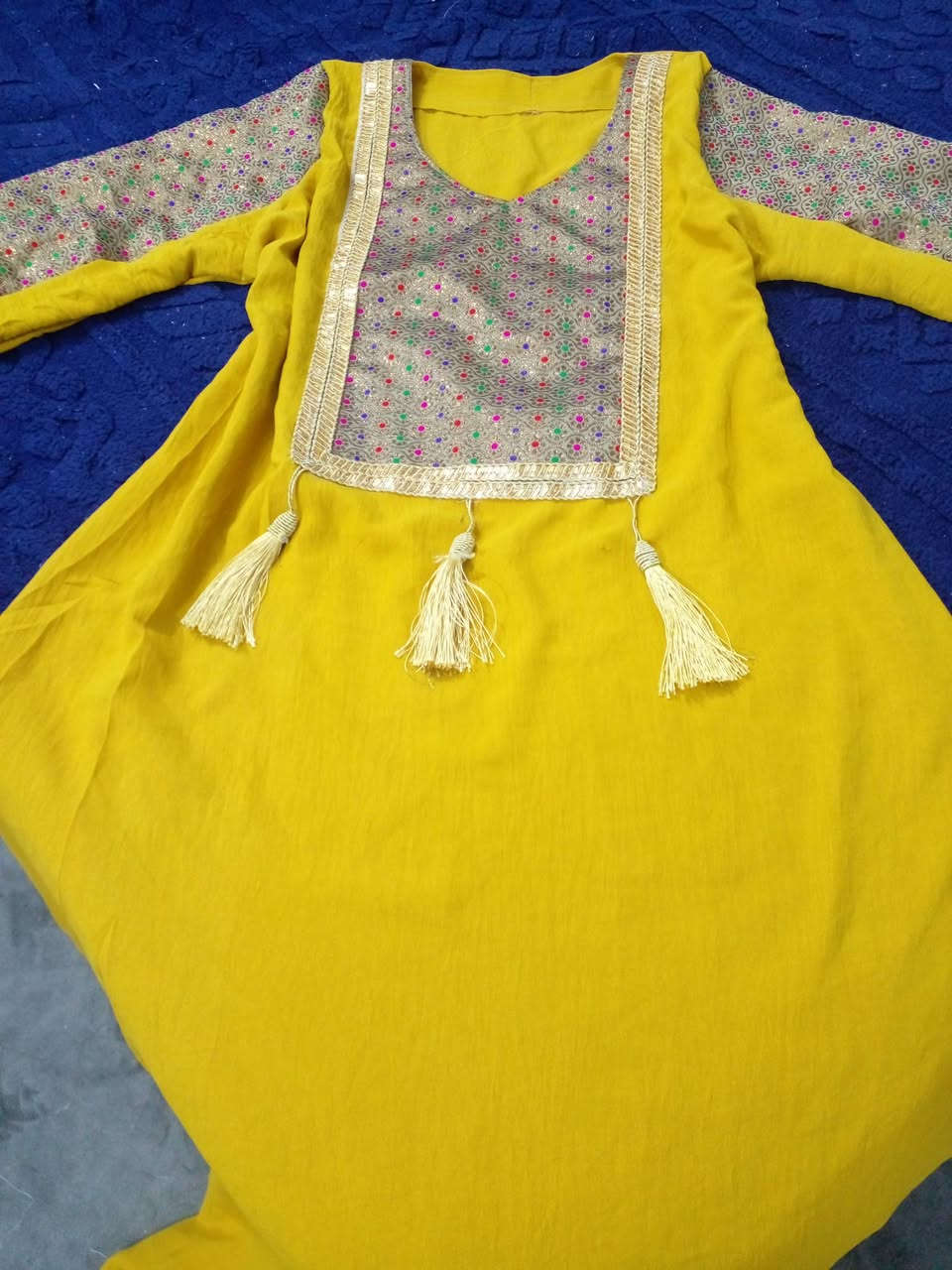 متوفر قماش وخياط
 كاملة ب١٥ الف فقط
توصيل جميع المحافضات ه الاف


**إذا كنت صاحب هذا الإعلان وتريد حذفه لأي سبب، رجاءا أرسل رسالة إلى الدعم الفني**