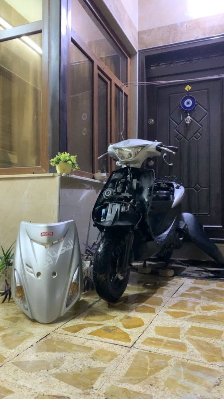 سلام عليكم شباب الدراجه للبيع ادرس مديل حديث الدراجه رمبه مكينه 125 دراجه برغي مينرادلها تجي شغل سلف وامشي وشرط تفحصها توديها عل الف فيتر اذا دراجه بيها عيب تاخذها بلاش والدراجه ماخذها للشغل للبيت *********** واتس
