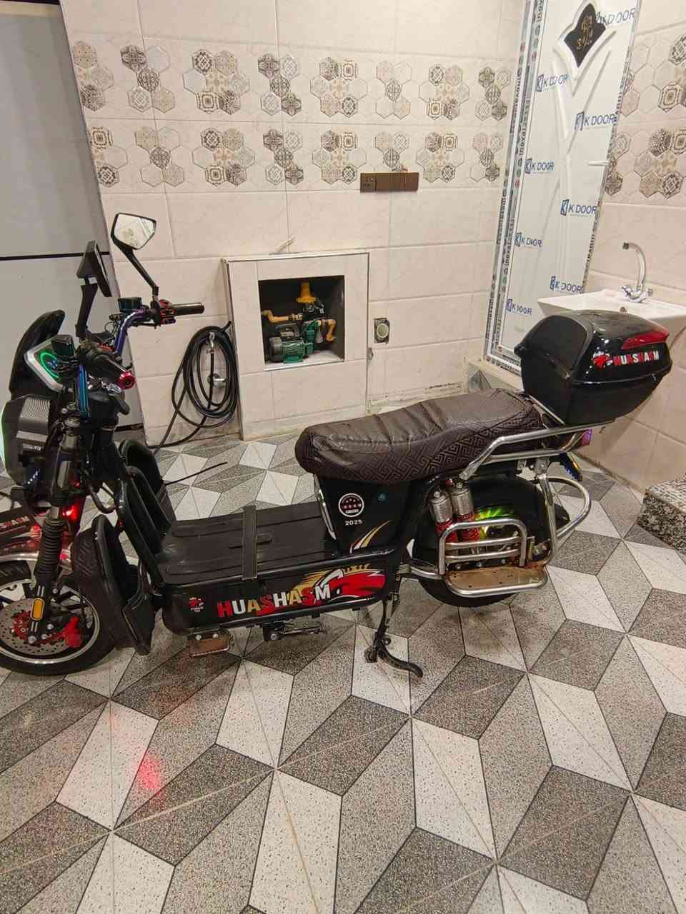 السلام عليكم
دراجه شحن للبيع موديل 2025
نوع  (هارلي) 
1_ شاشه دجتال تحديد العطل 
2_يحتوي على سته بطاريات على الفحص 
3_سرعه90 حقيقي 
4_بريك أمامي خلفي 
5_بك رجوع إلى الخلف
6_ نظام التشغيل بصمه 
7_دراجه على الفحص 
السعر 600 بيها مجال للشراي 
تصال عل رقم‏‪***********
والسلام عليكم ورحمة الله وبركاته
