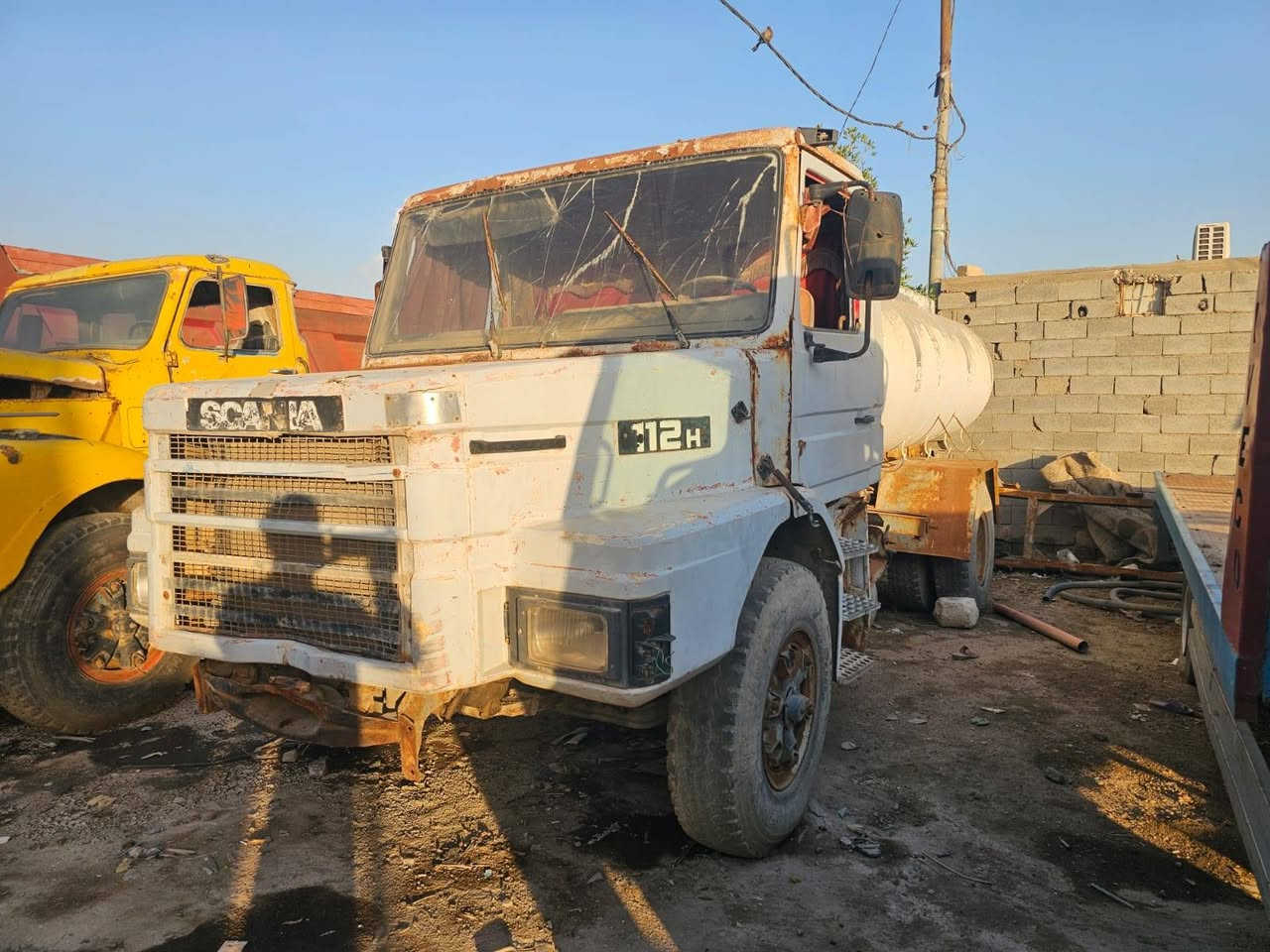 ياالله السلام عليكم ورحمة الله وبركاته مكلف بنشر سكانيه ١١٢ للبيع تانكي جديدحموله ١٢ألف سياره كير محرك أكسل مشروطات سياره خير من الله بس قمارته عوزه ترتيب السعر 75 رقم التلفون ***********
