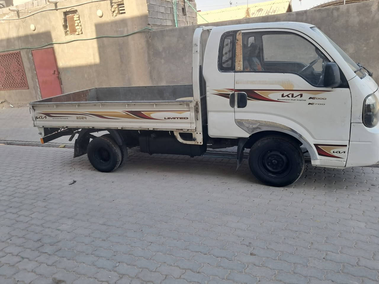 سلام عليكم كيه موديل ٢٠١٣ رقم ذي غار تحويل شرط مشروع وطني مكفوله من الضربه والصبغ والعيب الشرعي مكينه شرط لا تبخير ولا تنقيص حداديه جديده تخم تاير كهربائيات شغاله ملاحضه بيه دوس بهن صبغ فقط سعر ٧٥ وبه مجال لعنوان البصره ***********
