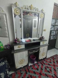 غرفه اخشاب للبيع مستعجل على البيع الله شاهد بعد جديده سعر الخاص 077427...