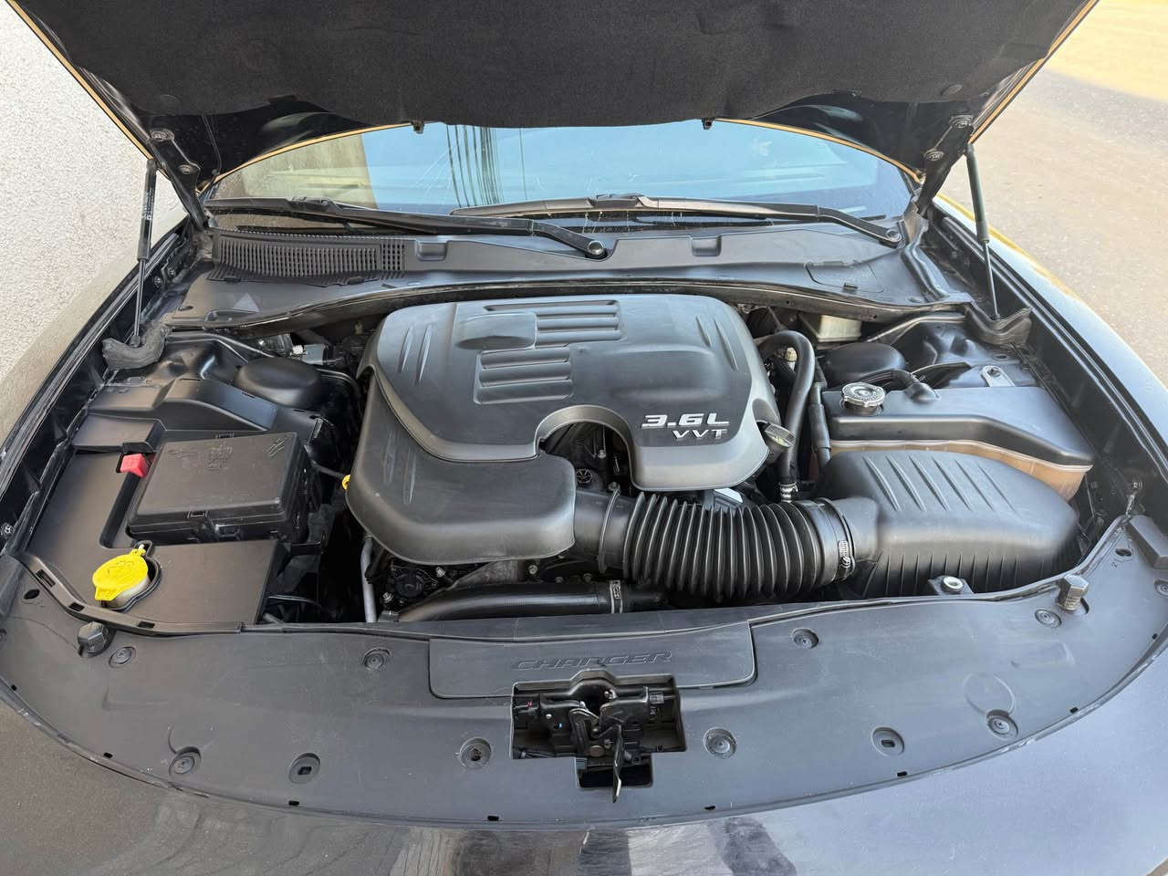 سلام عليكم
جارجر 2018 
جاملغ و بنيد +جاملغ خلف صبغ بس بدون دواخل
و بيها الركن شاصي كما موضح بلحادث
مناقصه شي جداديه جديده تخم تاير كامله من كولشي 
فول مواصفات فتحه نقطه عملياء هيتر كشنات 
*********** النجف, العراق
