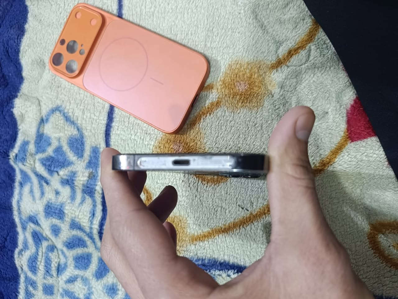 آيفون 13برو ماكس البطارية 86 الذاكرة 256 الجهاز شغال الفطر بالشاشة بس كلشي شغال وفطر بالظهر 
السعر ٣٥٠
العنوان مدينه الصدر 
للتواصل عالخاص ***********
