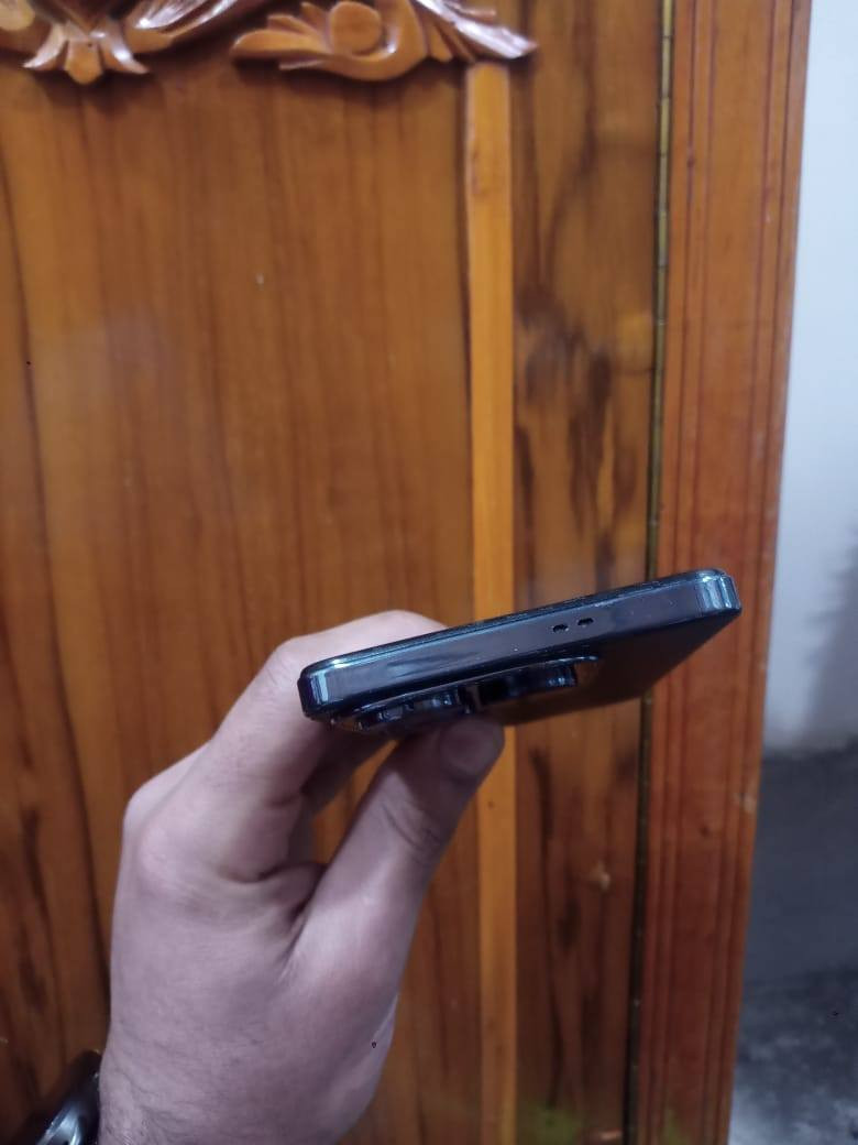 سلام عليكم انفكس هوت  40برو نضيف مثل ما موضح كدمكم معارضه مع اكس ماكس أو بيع حسب القناعه***********
