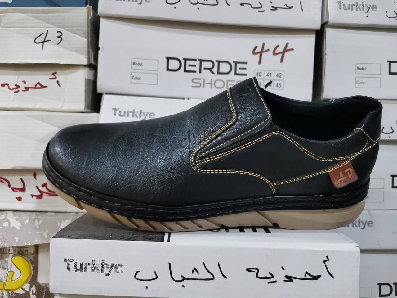 ( احذيه الشباب) عشار حنا الشيخ سعر حذاء 15 الف يتوفر توصيل القياسات من 40 الى 45 وتساب ***********
