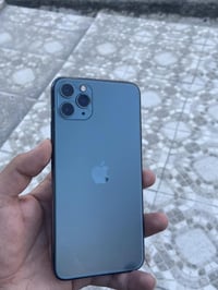 ١١ برو ماكس • ٦٤ • فيس ايدي متوقف