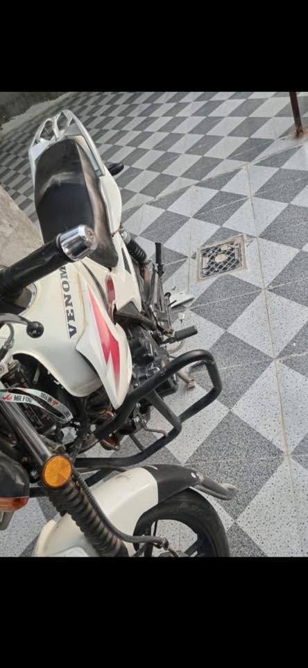 السلام عليكم للبيع
ماطور فينوم 
أوراق كامله 
مدفوع كمرك كامل
أوراق كامله
كير ومحرك شرط
لاتنقيص ولاتبخير شرط
محرك150
للاستفسار ***********
