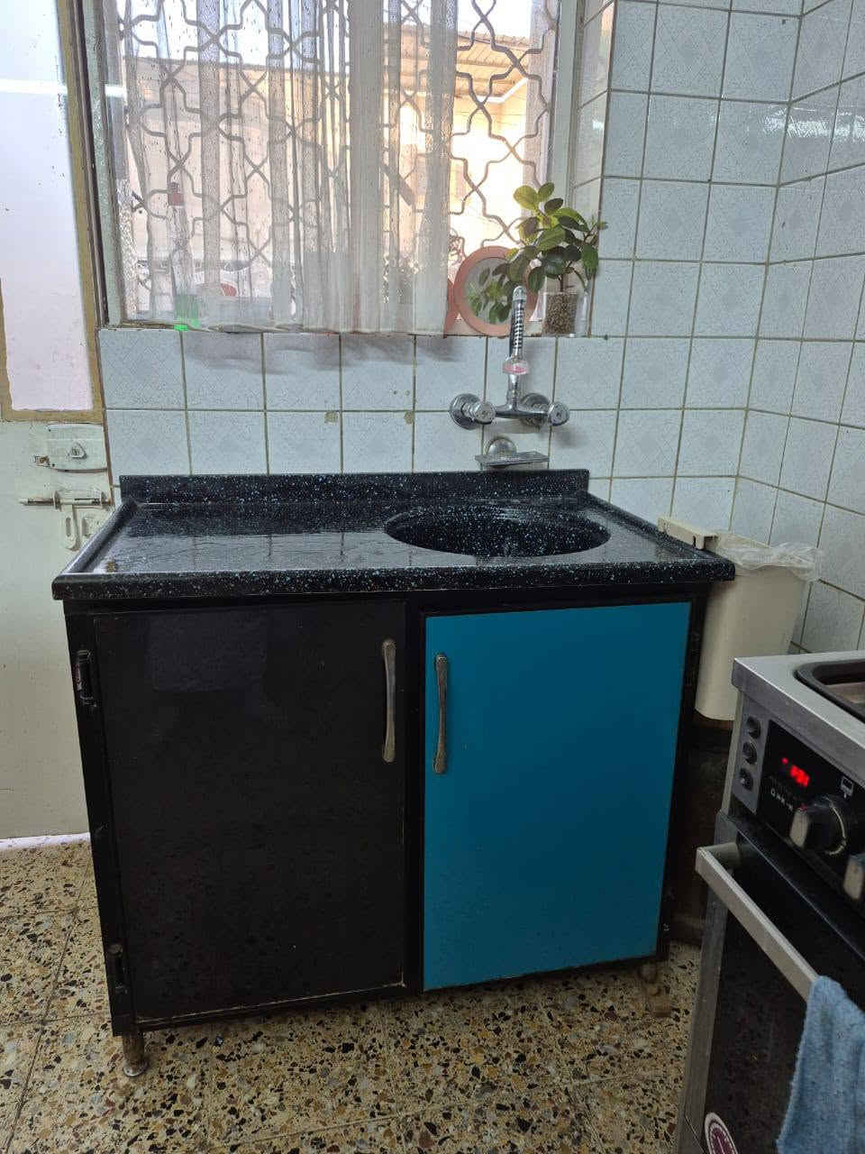 سلام عليكم
كاونتر للبيع 3قطع مرمر ستعمال قليل اخو الجديد 
شراي يتصل ***********
