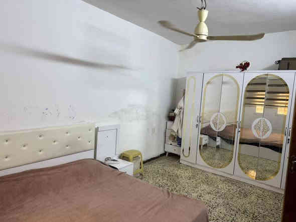 بيت للبيع طابو طابق واحد  مساحه 200 متر. يتكون من 2غرف. و ستقبال ومطبخ. وصاله داخليه.  ومطبخ. وحديقه. سعر 145 وبي مجال [عنوان كركوك حي الزوراء 58. قرب جامع محمد رمزي  ] للاستفسار. ***********
