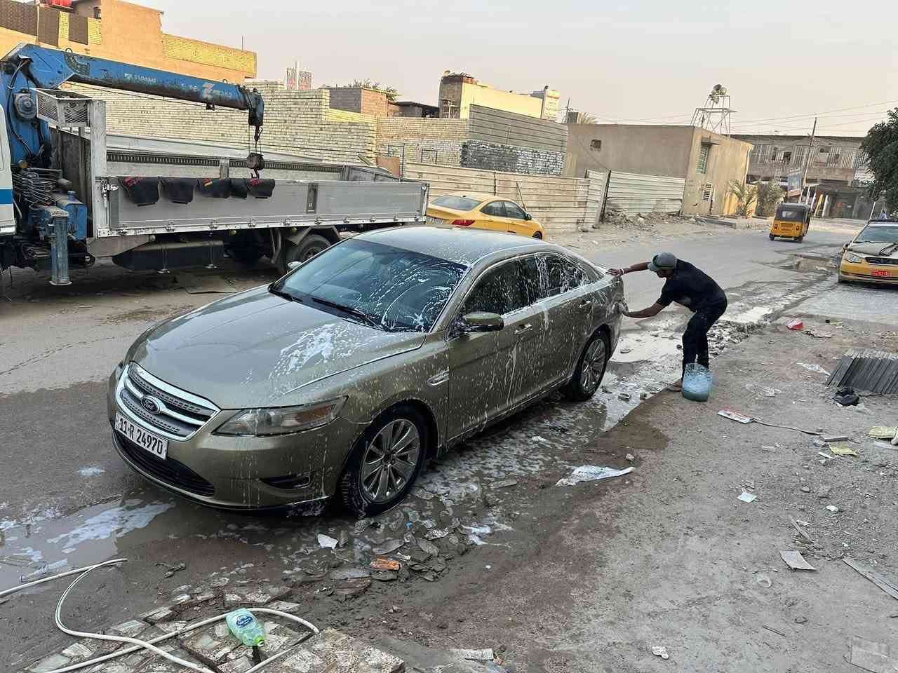 سلام وعليكم فورد تورس 2012 للبيع رقم بغداد انكليزي باسمي كير محرك صدر كله فول دواخل فول مكاني بغداد الزعفرانيه سعر 92 وبيه مجال للستفسار *********** السياره مصبوغه حزام بدون حادث
